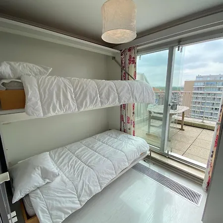 Penthouse In Koksijde With Stunning Sea View, Cleaning Included * 니우포르트